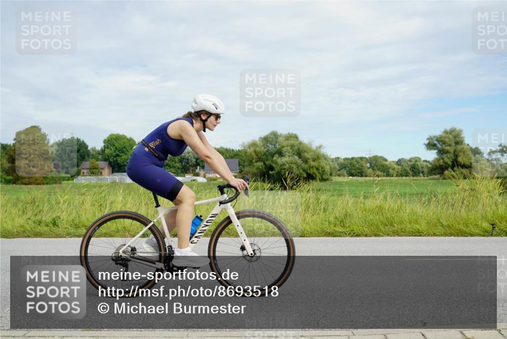31.08.2025 - Elbe Triathlon Hamburg Michael Burmester http://msf.ph/oto/8693518 31.08.2025 11:18:37 Radfahren 1423, 1612 meine-sportfotos.de