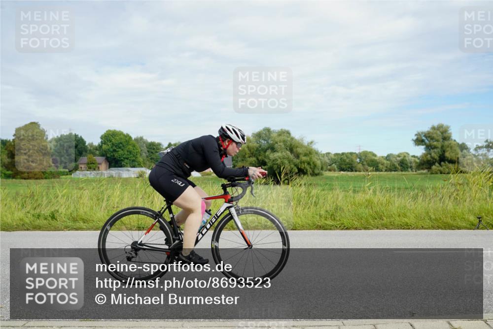 31.08.2025 - Elbe Triathlon Hamburg Michael Burmester http://msf.ph/oto/8693523 31.08.2025 11:18:51 Radfahren 1394 meine-sportfotos.de
