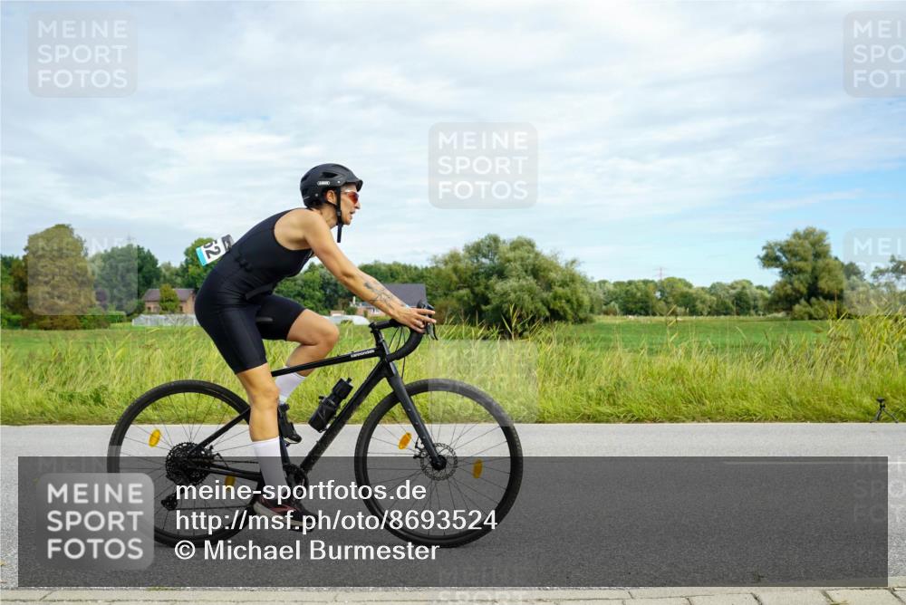 31.08.2025 - Elbe Triathlon Hamburg Michael Burmester http://msf.ph/oto/8693524 31.08.2025 11:18:59 Radfahren 1452 meine-sportfotos.de