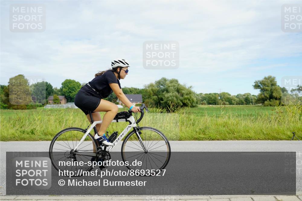 31.08.2025 - Elbe Triathlon Hamburg Michael Burmester http://msf.ph/oto/8693527 31.08.2025 11:19:08 Radfahren 1369, 1397 meine-sportfotos.de