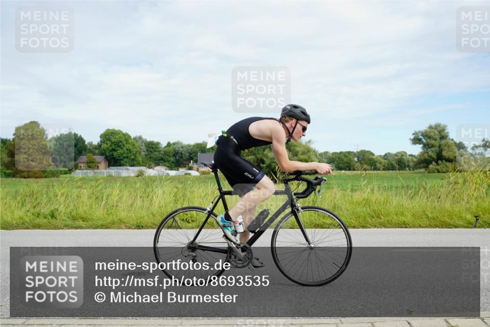 31.08.2025 - Elbe Triathlon Hamburg Michael Burmester http://msf.ph/oto/8693535 31.08.2025 11:19:46 Radfahren 1609 meine-sportfotos.de