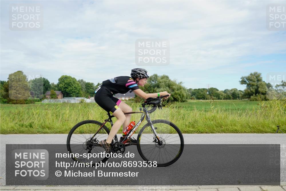 31.08.2025 - Elbe Triathlon Hamburg Michael Burmester http://msf.ph/oto/8693538 31.08.2025 11:20:02 Radfahren 1530, 1572 meine-sportfotos.de
