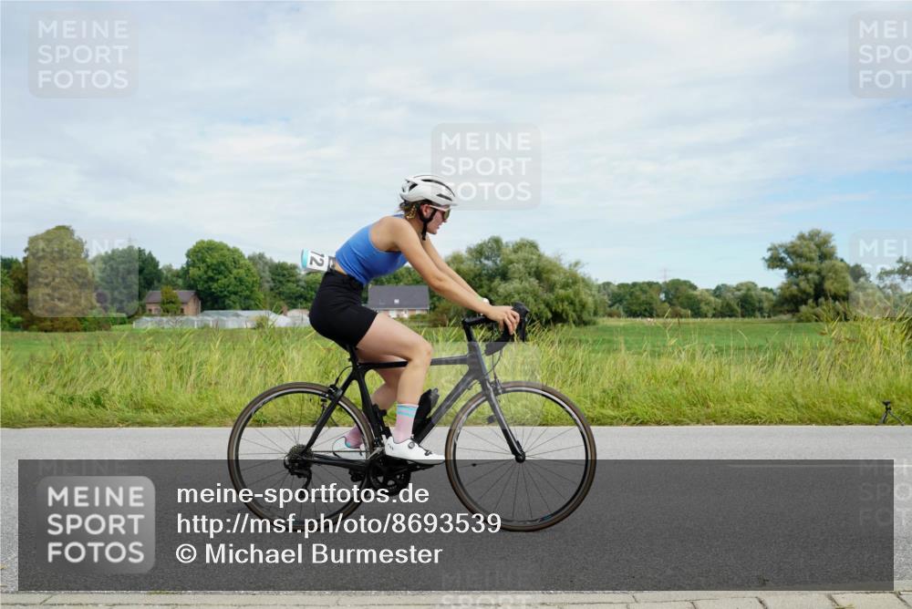 31.08.2025 - Elbe Triathlon Hamburg Michael Burmester http://msf.ph/oto/8693539 31.08.2025 11:20:06 Radfahren 1453, 1530, 1572 meine-sportfotos.de