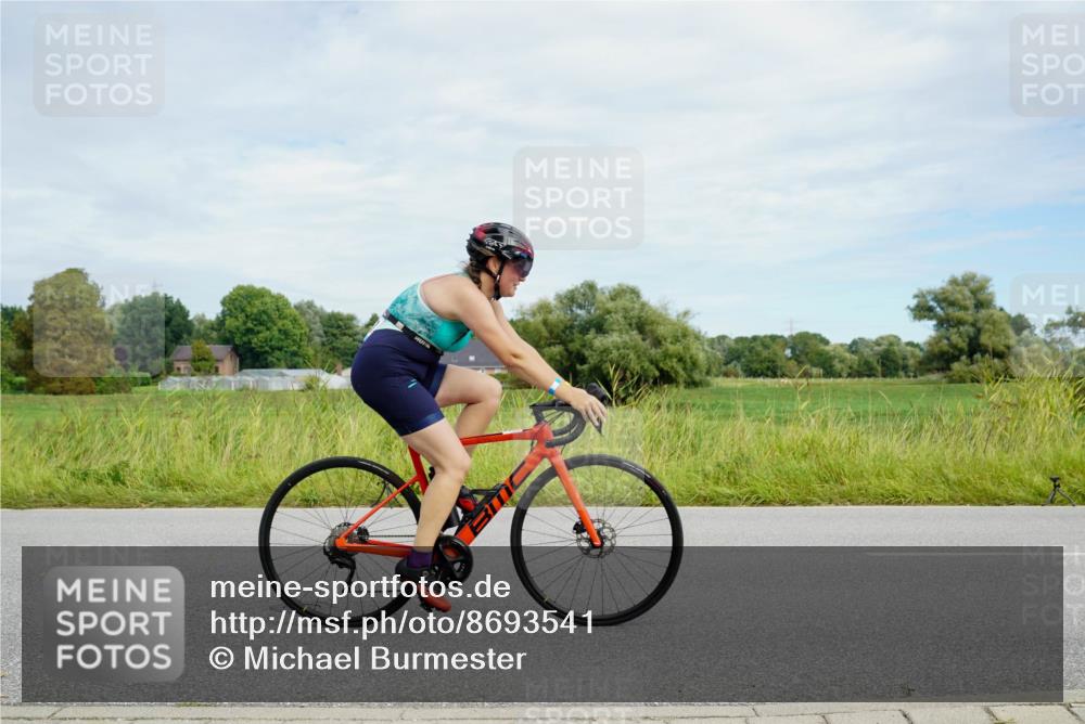 31.08.2025 - Elbe Triathlon Hamburg Michael Burmester http://msf.ph/oto/8693541 31.08.2025 11:20:09 Radfahren 1348, 1453, 1572 meine-sportfotos.de