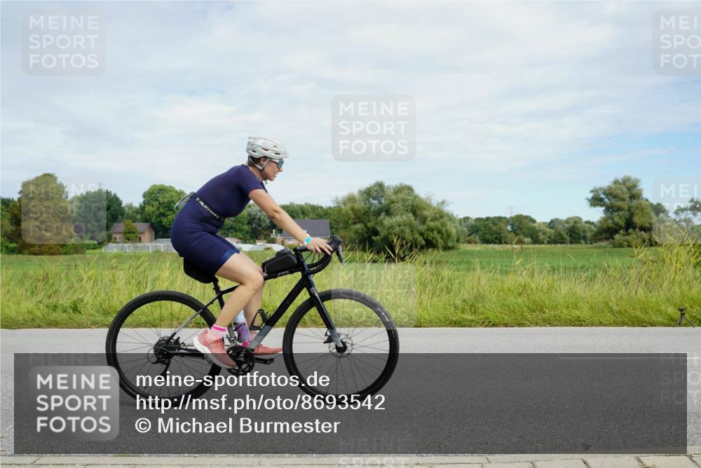31.08.2025 - Elbe Triathlon Hamburg Michael Burmester http://msf.ph/oto/8693542 31.08.2025 11:20:13 Radfahren 1348, 1453, 1536, 1571, 1586 meine-sportfotos.de