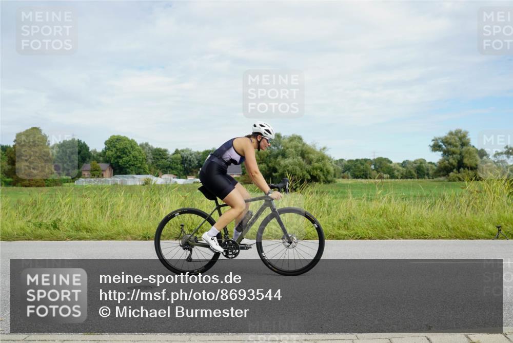 31.08.2025 - Elbe Triathlon Hamburg Michael Burmester http://msf.ph/oto/8693544 31.08.2025 11:20:17 Radfahren 1348, 1536, 1571, 1586 meine-sportfotos.de