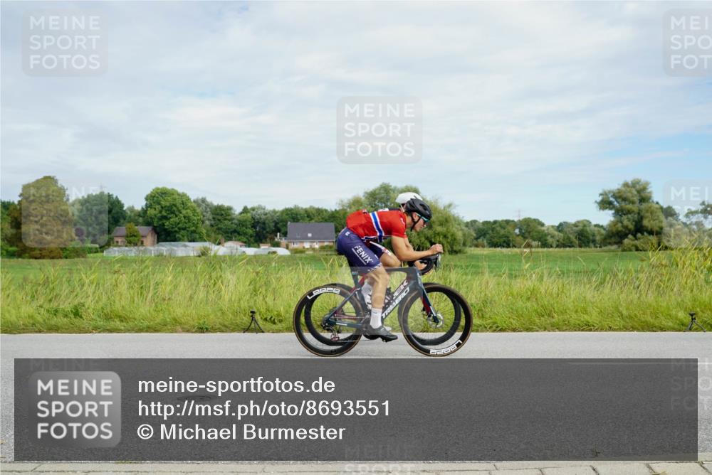 31.08.2025 - Elbe Triathlon Hamburg Michael Burmester http://msf.ph/oto/8693551 31.08.2025 11:20:46 Radfahren 1349, 1507, 1523 meine-sportfotos.de