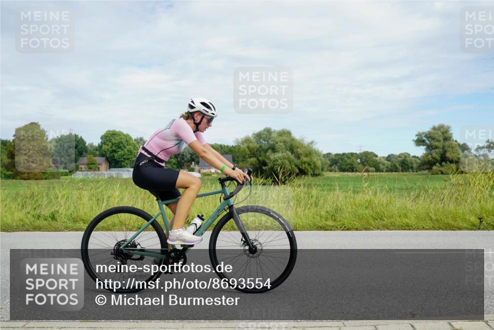 31.08.2025 - Elbe Triathlon Hamburg Michael Burmester http://msf.ph/oto/8693554 31.08.2025 11:20:49 Radfahren 1349, 1507, 1523 meine-sportfotos.de