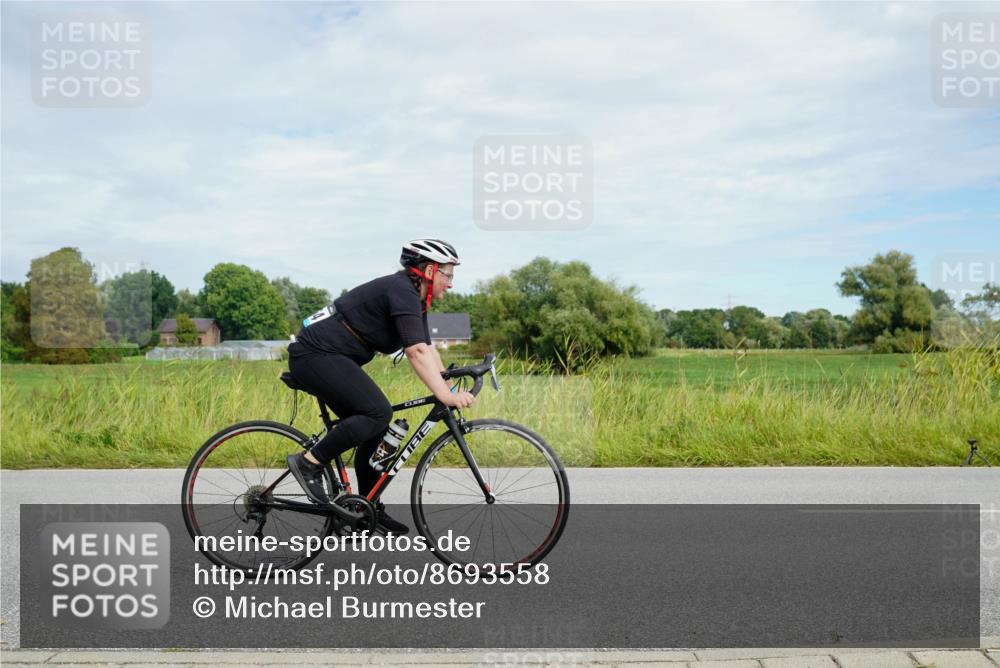 31.08.2025 - Elbe Triathlon Hamburg Michael Burmester http://msf.ph/oto/8693558 31.08.2025 11:21:06 Radfahren 1360, 1464, 1552 meine-sportfotos.de