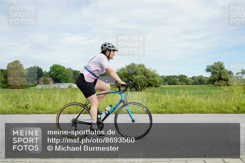 31.08.2025 - Elbe Triathlon Hamburg Michael Burmester http://msf.ph/oto/8693560 31.08.2025 11:21:20 Radfahren 1564 meine-sportfotos.de