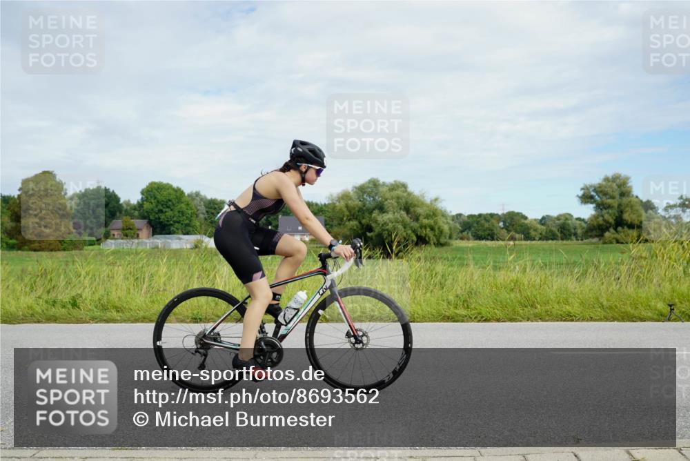 31.08.2025 - Elbe Triathlon Hamburg Michael Burmester http://msf.ph/oto/8693562 31.08.2025 11:21:30 Radfahren 1590, 1613 meine-sportfotos.de