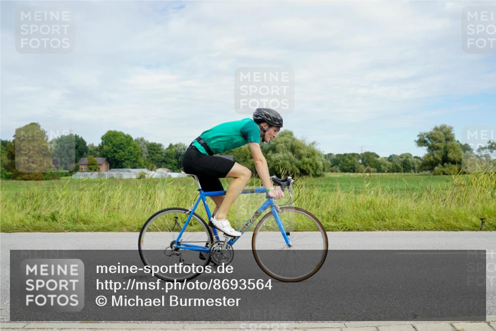 31.08.2025 - Elbe Triathlon Hamburg Michael Burmester http://msf.ph/oto/8693564 31.08.2025 11:21:32 Radfahren 1590, 1613 meine-sportfotos.de