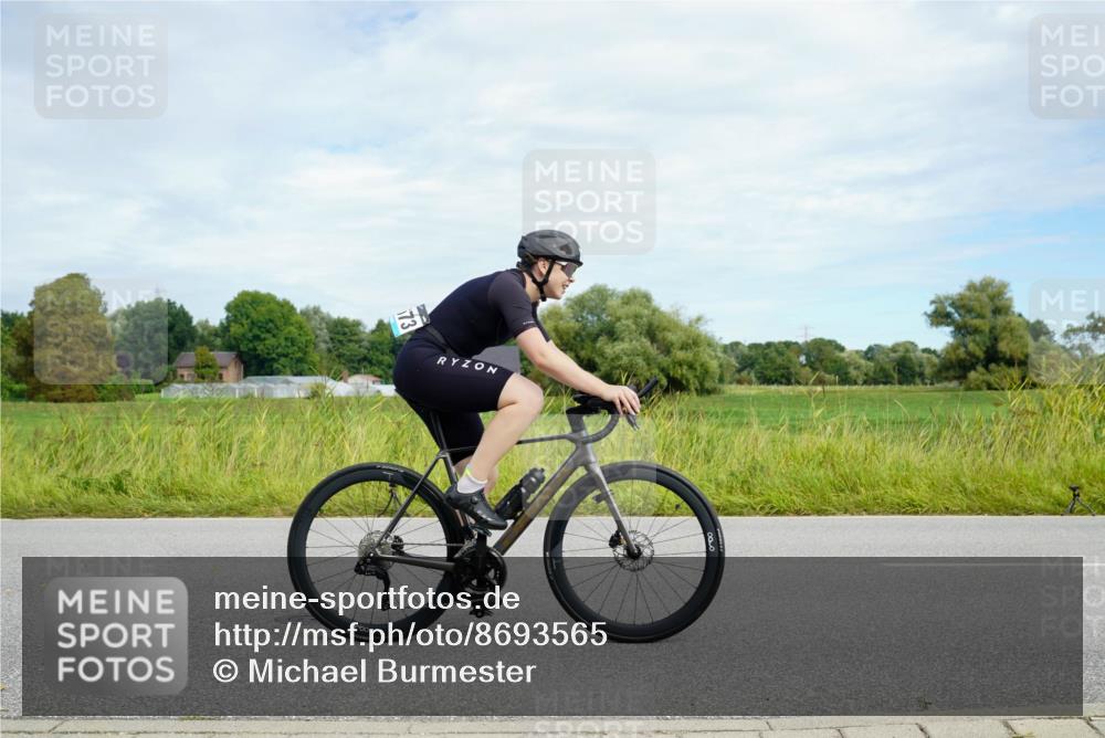 31.08.2025 - Elbe Triathlon Hamburg Michael Burmester http://msf.ph/oto/8693565 31.08.2025 11:21:43 Radfahren 1549, 1573 meine-sportfotos.de