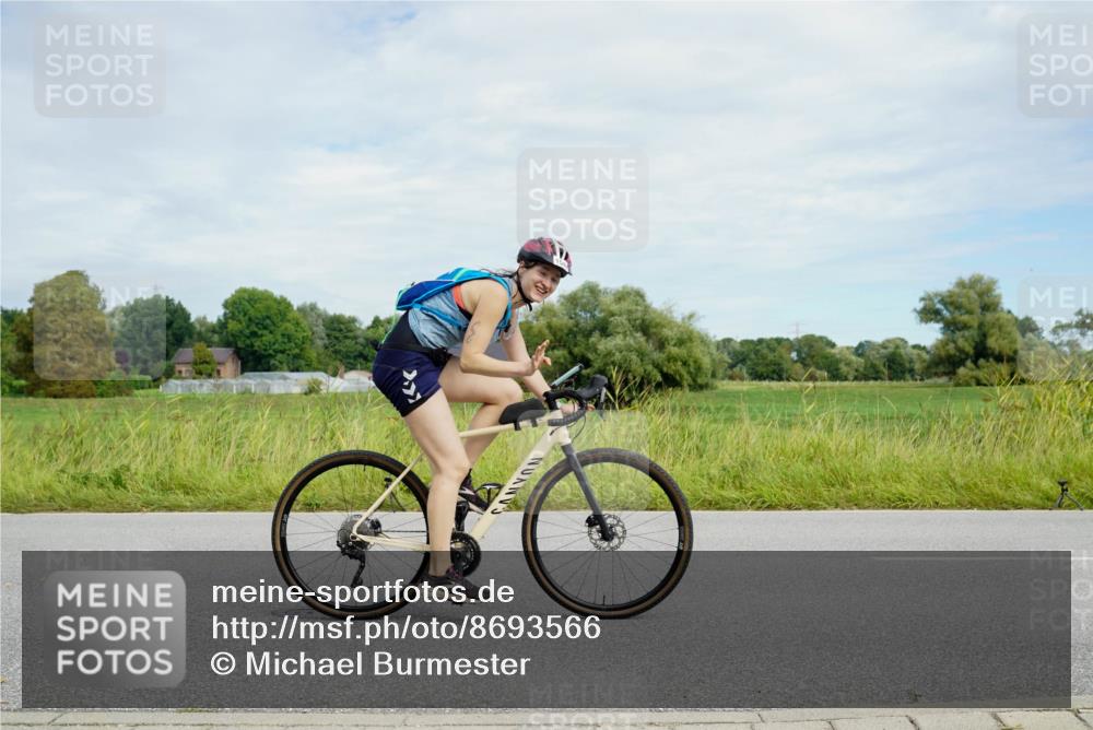 31.08.2025 - Elbe Triathlon Hamburg Michael Burmester http://msf.ph/oto/8693566 31.08.2025 11:21:48 Radfahren 1549 meine-sportfotos.de