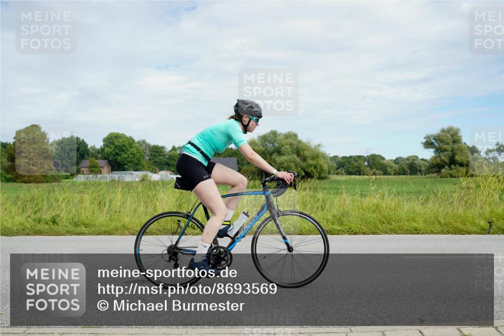 31.08.2025 - Elbe Triathlon Hamburg Michael Burmester http://msf.ph/oto/8693569 31.08.2025 11:22:09 Radfahren 1510, 1527, 1529, 1532, 1546, 1562, 1581 meine-sportfotos.de