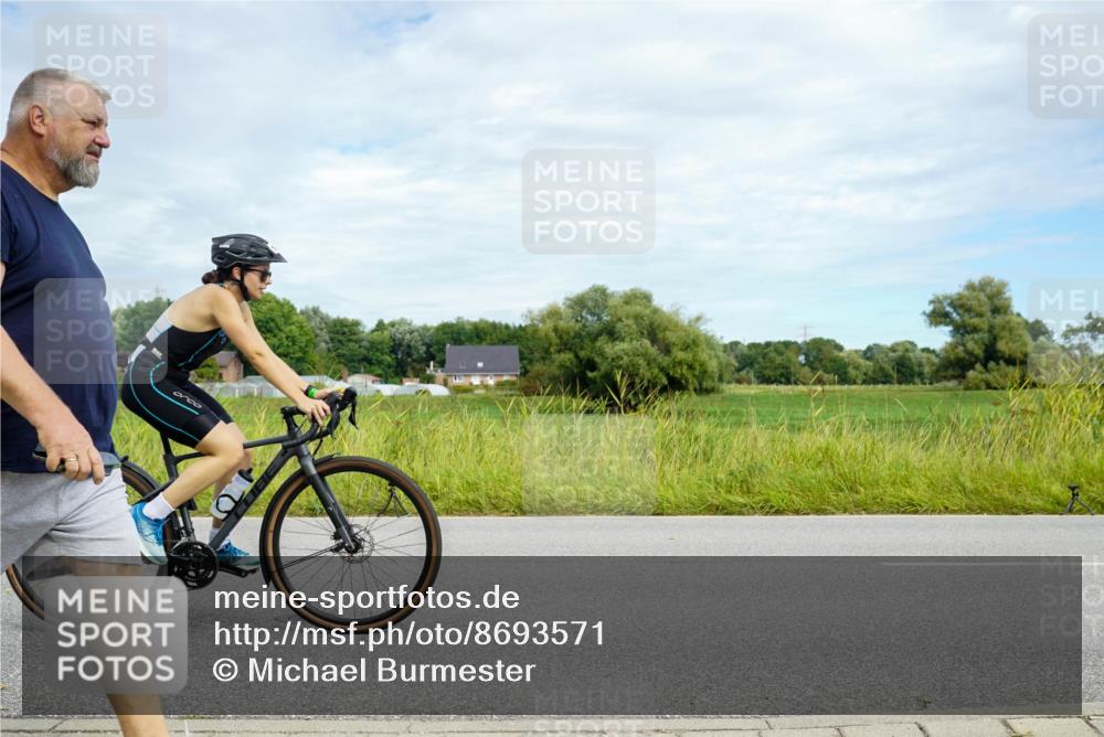 31.08.2025 - Elbe Triathlon Hamburg Michael Burmester http://msf.ph/oto/8693571 31.08.2025 11:22:10 Radfahren 1510, 1527, 1529, 1532, 1546, 1562, 1581 meine-sportfotos.de