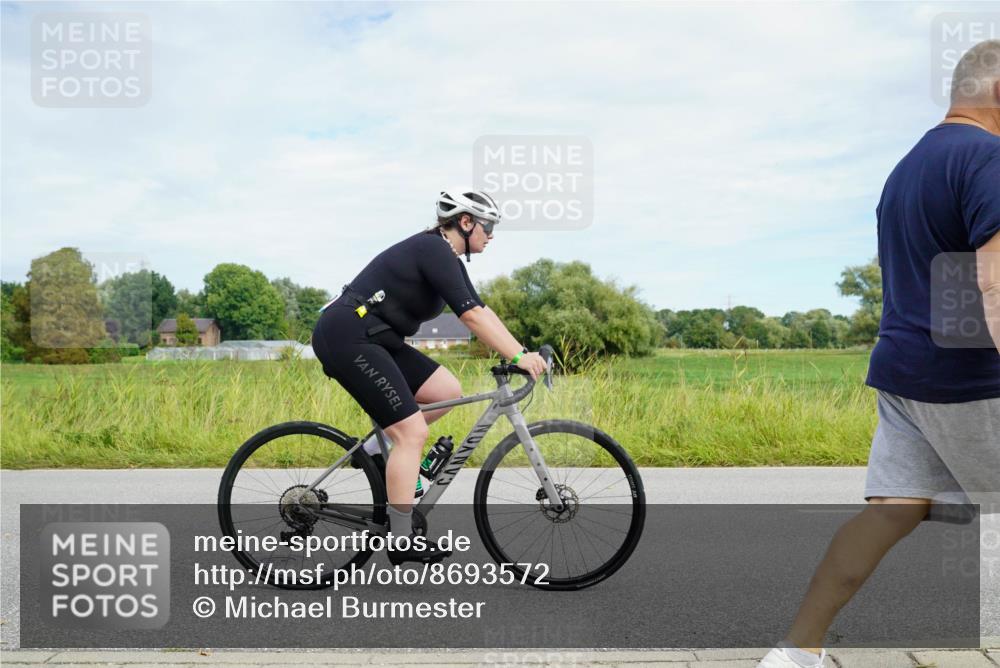 31.08.2025 - Elbe Triathlon Hamburg Michael Burmester http://msf.ph/oto/8693572 31.08.2025 11:22:11 Radfahren 1510, 1527, 1529, 1532, 1546, 1562, 1581, 1595 meine-sportfotos.de