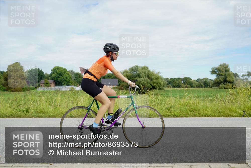 31.08.2025 - Elbe Triathlon Hamburg Michael Burmester http://msf.ph/oto/8693573 31.08.2025 11:22:12 Radfahren 1510, 1527, 1529, 1532, 1546, 1562, 1581, 1595 meine-sportfotos.de