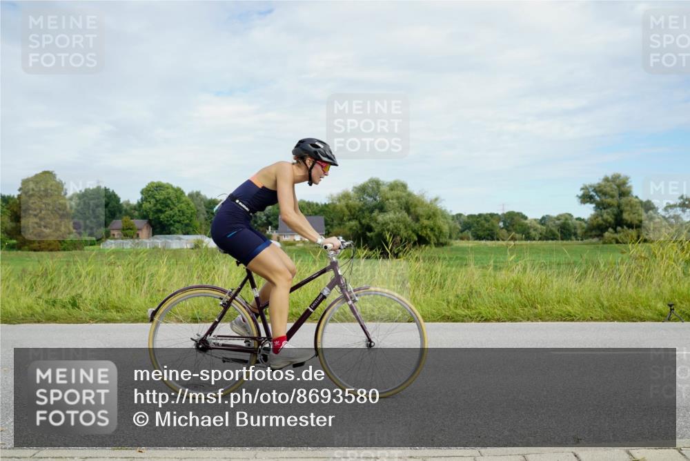 31.08.2025 - Elbe Triathlon Hamburg Michael Burmester http://msf.ph/oto/8693580 31.08.2025 11:22:21 Radfahren 1521, 1542, 1595 meine-sportfotos.de