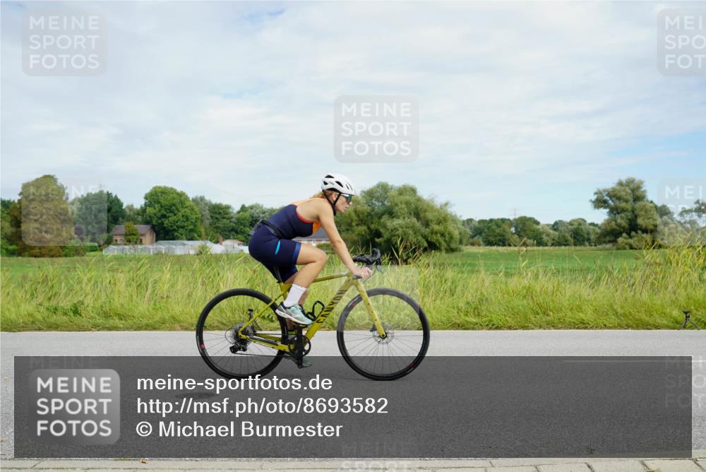31.08.2025 - Elbe Triathlon Hamburg Michael Burmester http://msf.ph/oto/8693582 31.08.2025 11:22:34 Radfahren 1587 meine-sportfotos.de
