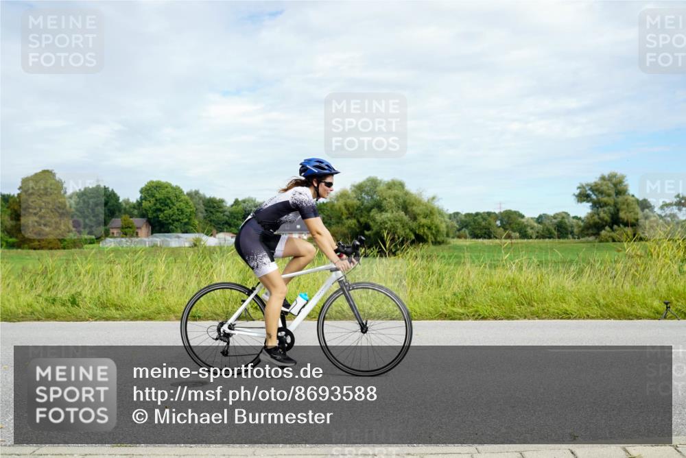 31.08.2025 - Elbe Triathlon Hamburg Michael Burmester http://msf.ph/oto/8693588 31.08.2025 11:22:57 Radfahren 1545 meine-sportfotos.de
