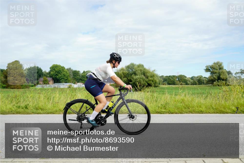 31.08.2025 - Elbe Triathlon Hamburg Michael Burmester http://msf.ph/oto/8693590 31.08.2025 11:23:37 Radfahren 1500, 1531 meine-sportfotos.de