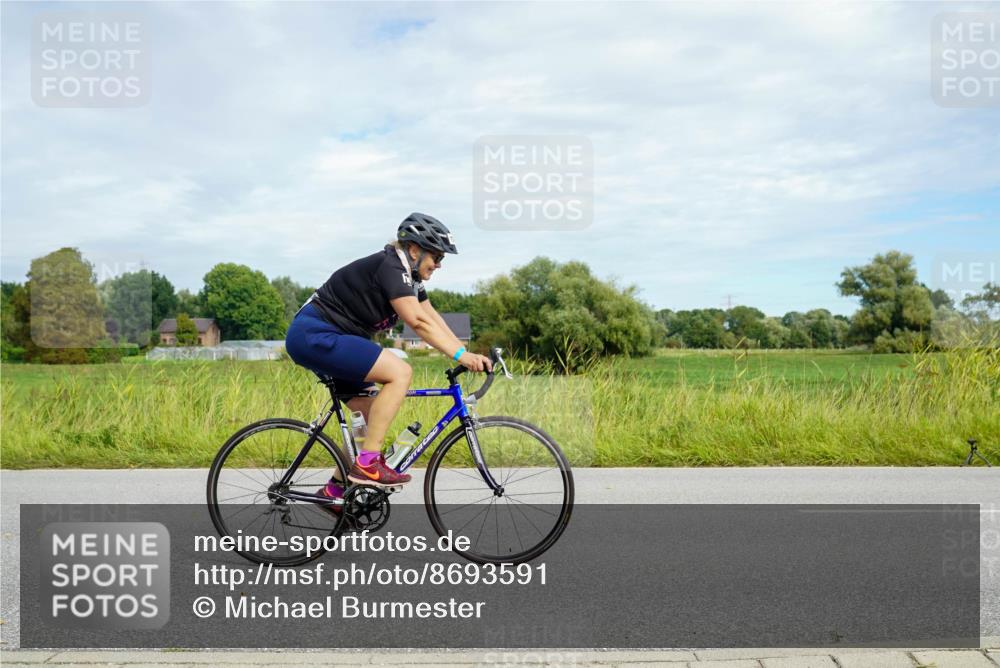 31.08.2025 - Elbe Triathlon Hamburg Michael Burmester http://msf.ph/oto/8693591 31.08.2025 11:23:43 Radfahren 1500 meine-sportfotos.de
