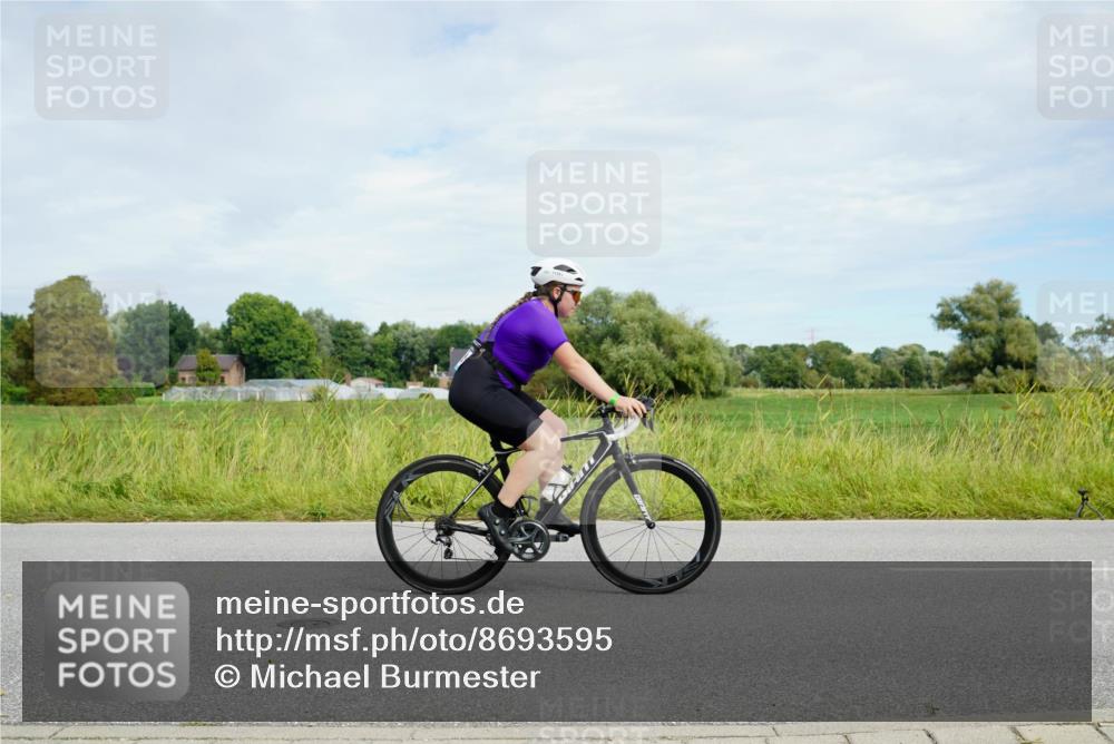 31.08.2025 - Elbe Triathlon Hamburg Michael Burmester http://msf.ph/oto/8693595 31.08.2025 11:24:13 Radfahren 1347, 1524, 1554 meine-sportfotos.de