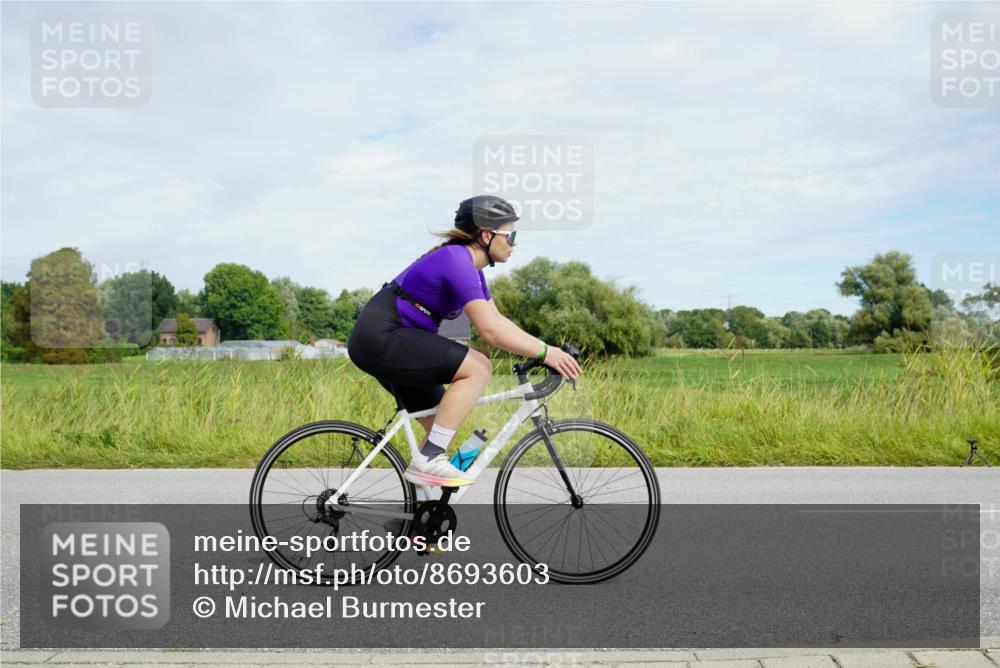 31.08.2025 - Elbe Triathlon Hamburg Michael Burmester http://msf.ph/oto/8693603 31.08.2025 11:24:38 Radfahren 952, 1477 meine-sportfotos.de