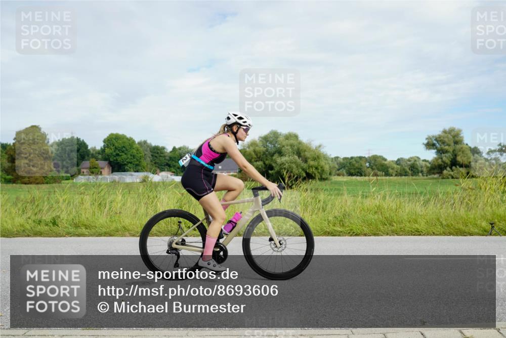 31.08.2025 - Elbe Triathlon Hamburg Michael Burmester http://msf.ph/oto/8693606 31.08.2025 11:25:10 Radfahren 1582 meine-sportfotos.de