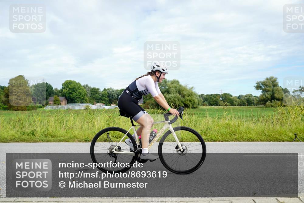 31.08.2025 - Elbe Triathlon Hamburg Michael Burmester http://msf.ph/oto/8693619 31.08.2025 11:26:56 Radfahren 1520, 1538 meine-sportfotos.de