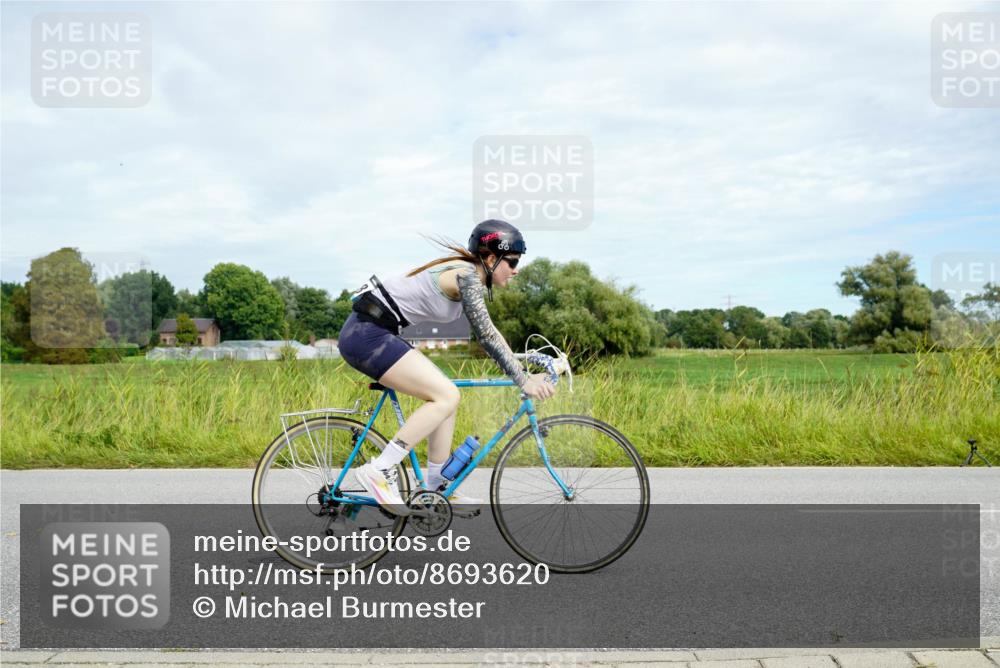 31.08.2025 - Elbe Triathlon Hamburg Michael Burmester http://msf.ph/oto/8693620 31.08.2025 11:27:01 Radfahren 1520, 1538 meine-sportfotos.de