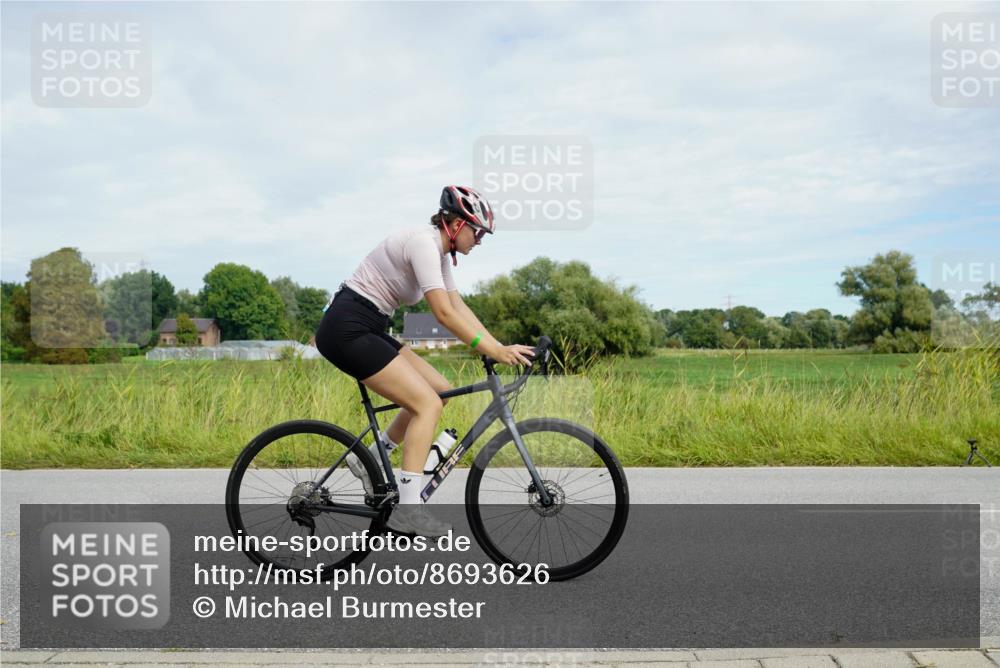 31.08.2025 - Elbe Triathlon Hamburg Michael Burmester http://msf.ph/oto/8693626 31.08.2025 11:27:40 Radfahren 1513 meine-sportfotos.de