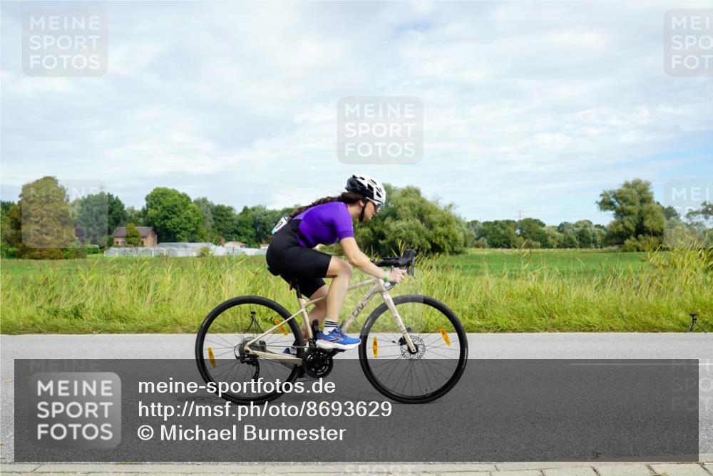 31.08.2025 - Elbe Triathlon Hamburg Michael Burmester http://msf.ph/oto/8693629 31.08.2025 11:29:26 Radfahren 1550 meine-sportfotos.de