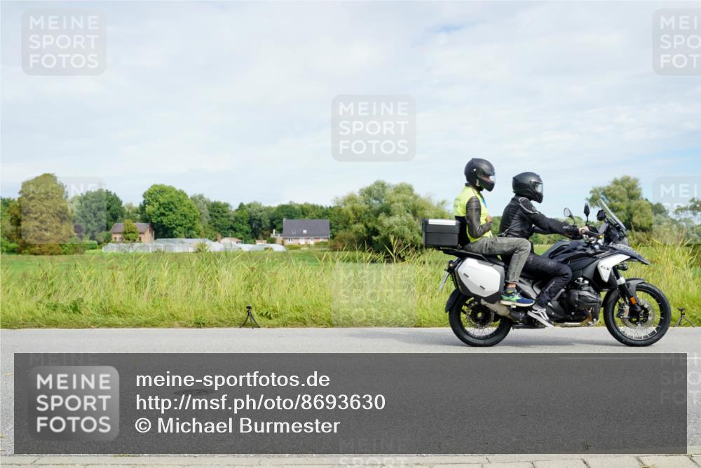 31.08.2025 - Elbe Triathlon Hamburg Michael Burmester http://msf.ph/oto/8693630 31.08.2025 11:31:20 Radfahren 1606 meine-sportfotos.de