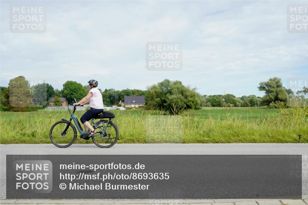 31.08.2025 - Elbe Triathlon Hamburg Michael Burmester http://msf.ph/oto/8693635 31.08.2025 11:33:16 Radfahren  meine-sportfotos.de