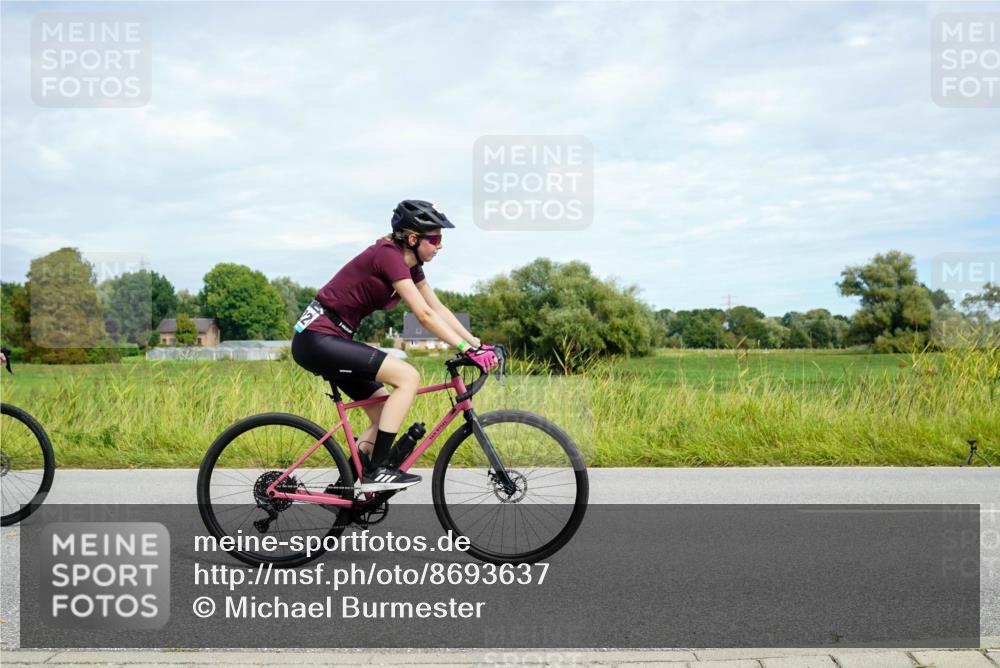 31.08.2025 - Elbe Triathlon Hamburg Michael Burmester http://msf.ph/oto/8693637 31.08.2025 11:35:20 Radfahren 1522 meine-sportfotos.de