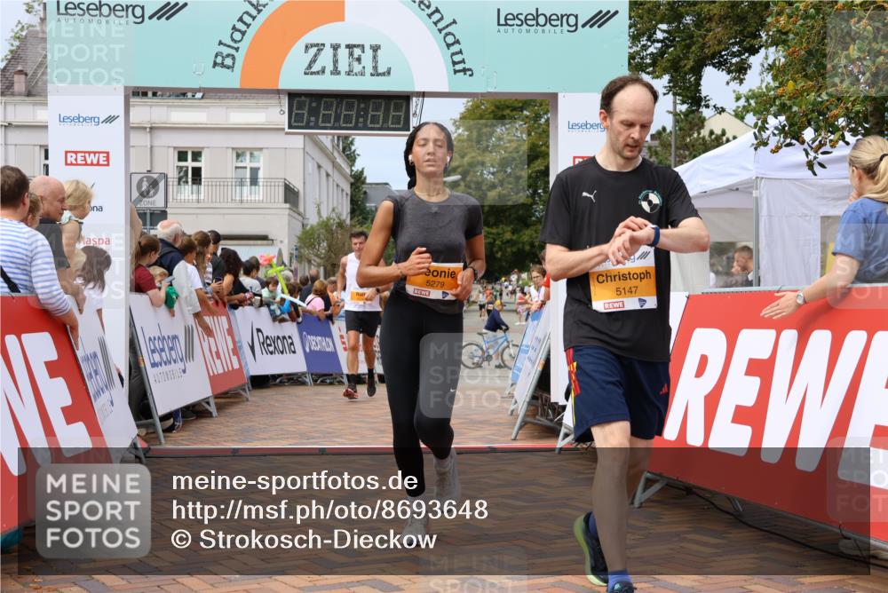 31.08.2025 - 21. Blankeneser Heldenlauf Strokosch-Dieckow http://msf.ph/oto/8693648 31.08.2025 12:36:21 Ziel 5308, 5158, 5279, 5147, 5570 meine-sportfotos.de
