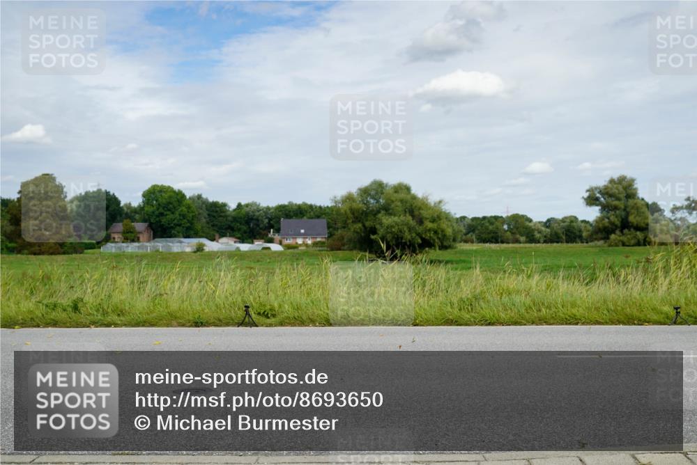 31.08.2025 - Elbe Triathlon Hamburg Michael Burmester http://msf.ph/oto/8693650 31.08.2025 12:08:53 Radfahren  meine-sportfotos.de