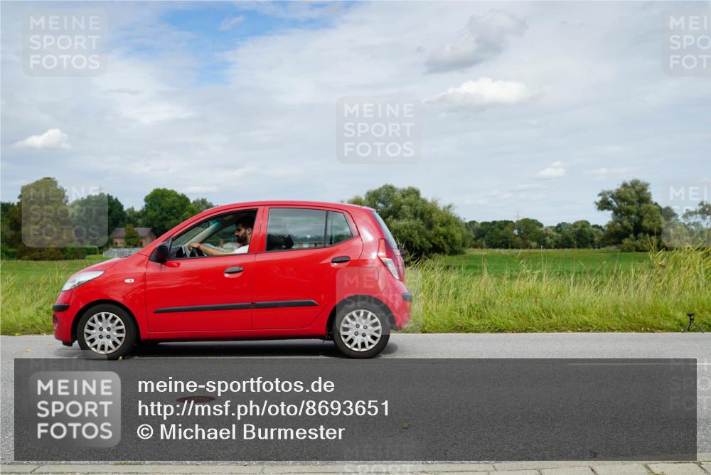 31.08.2025 - Elbe Triathlon Hamburg Michael Burmester http://msf.ph/oto/8693651 31.08.2025 12:09:28 Radfahren  meine-sportfotos.de