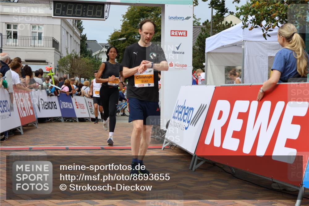 31.08.2025 - 21. Blankeneser Heldenlauf Strokosch-Dieckow http://msf.ph/oto/8693655 31.08.2025 12:36:19 Ziel 5405, 5308, 5159, 5158, 5279, 5318, 5147, 5570, 4091 meine-sportfotos.de