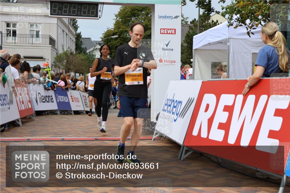 31.08.2025 - 21. Blankeneser Heldenlauf Strokosch-Dieckow http://msf.ph/oto/8693661 31.08.2025 12:36:19 Ziel 5405, 5308, 5159, 5158, 5279, 5318, 5147, 5570, 4091 meine-sportfotos.de