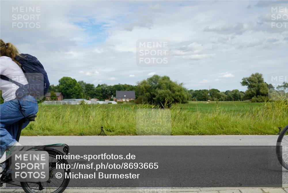 31.08.2025 - Elbe Triathlon Hamburg Michael Burmester http://msf.ph/oto/8693665 31.08.2025 12:17:21 Radfahren  meine-sportfotos.de