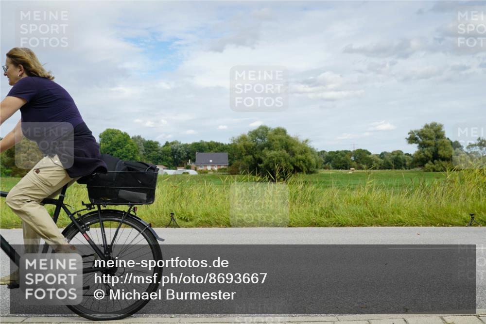 31.08.2025 - Elbe Triathlon Hamburg Michael Burmester http://msf.ph/oto/8693667 31.08.2025 12:17:22 Radfahren  meine-sportfotos.de