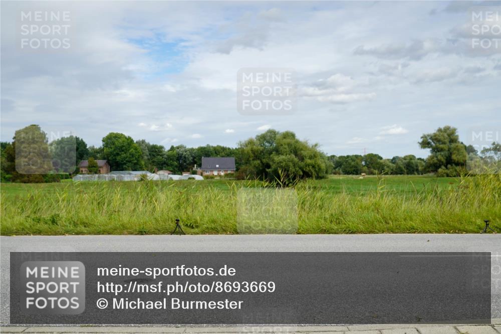 31.08.2025 - Elbe Triathlon Hamburg Michael Burmester http://msf.ph/oto/8693669 31.08.2025 12:17:23 Radfahren  meine-sportfotos.de