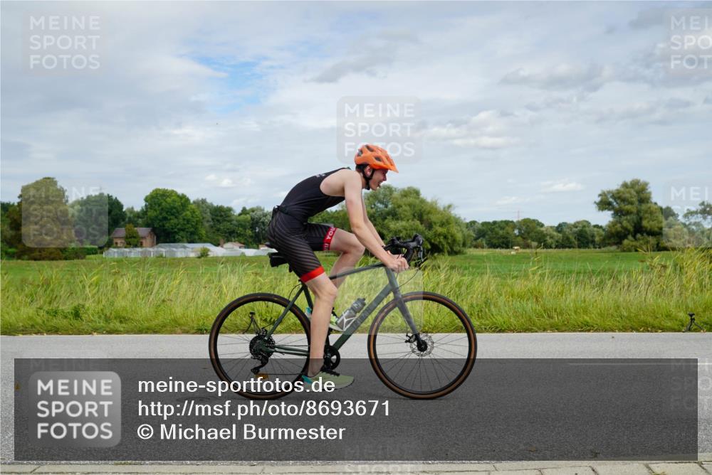 31.08.2025 - Elbe Triathlon Hamburg Michael Burmester http://msf.ph/oto/8693671 31.08.2025 12:17:53 Radfahren 1623 meine-sportfotos.de