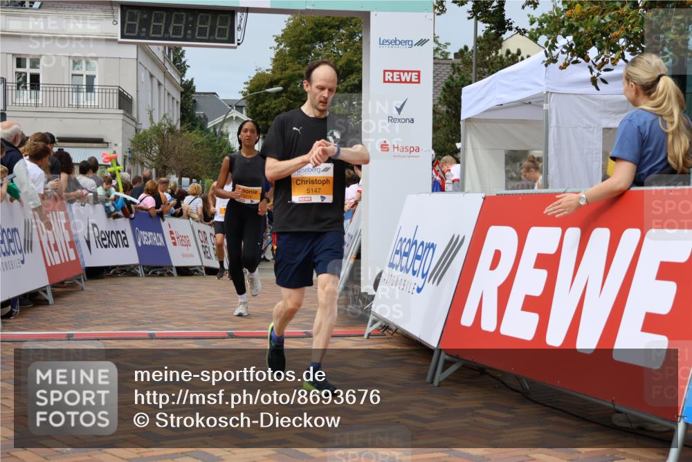 31.08.2025 - 21. Blankeneser Heldenlauf Strokosch-Dieckow http://msf.ph/oto/8693676 31.08.2025 12:36:19 Ziel 5405, 5308, 5159, 5158, 5279, 5318, 5147, 5570, 4091 meine-sportfotos.de