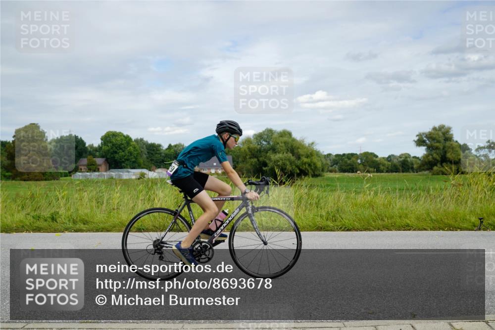 31.08.2025 - Elbe Triathlon Hamburg Michael Burmester http://msf.ph/oto/8693678 31.08.2025 12:21:15 Radfahren 1619 meine-sportfotos.de