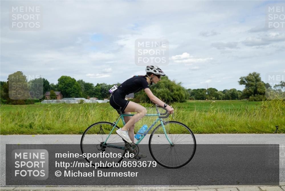 31.08.2025 - Elbe Triathlon Hamburg Michael Burmester http://msf.ph/oto/8693679 31.08.2025 12:21:30 Radfahren 1632 meine-sportfotos.de