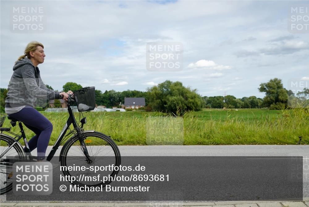 31.08.2025 - Elbe Triathlon Hamburg Michael Burmester http://msf.ph/oto/8693681 31.08.2025 12:22:58 Radfahren  meine-sportfotos.de